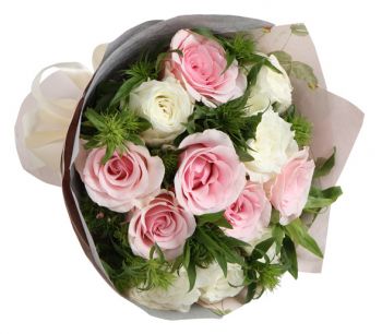 send 12 mixed roses bouquet to japan